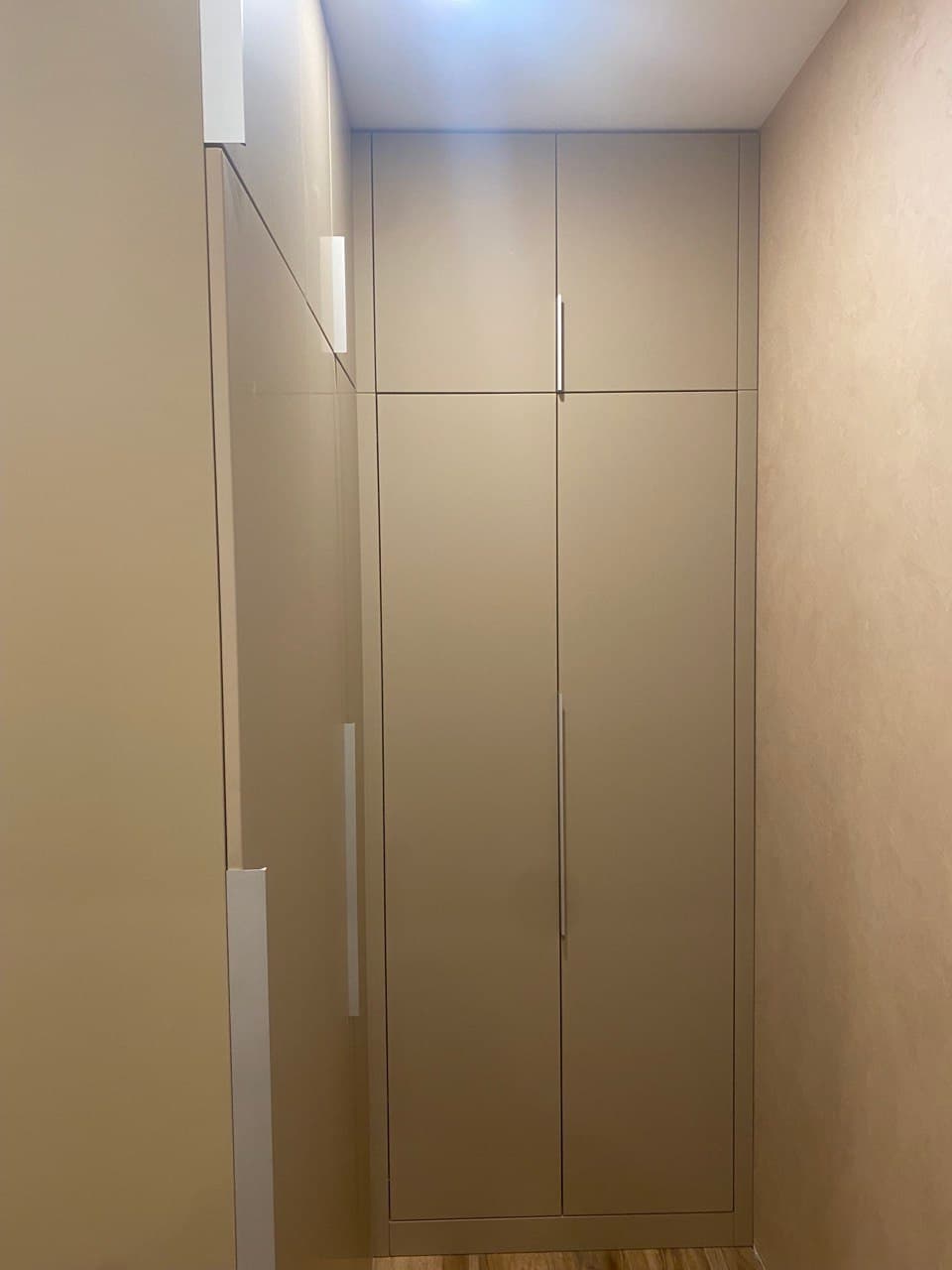 Стильный шкаф в прихожую, в современном силе. Авст... — фото 2
