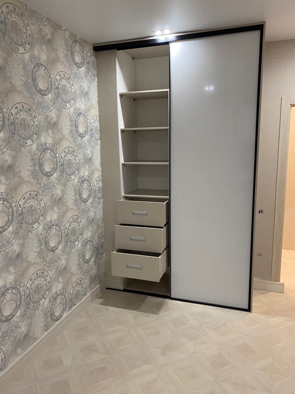 Шкафы в детскую, в спальню, и в туалет. — фото 5