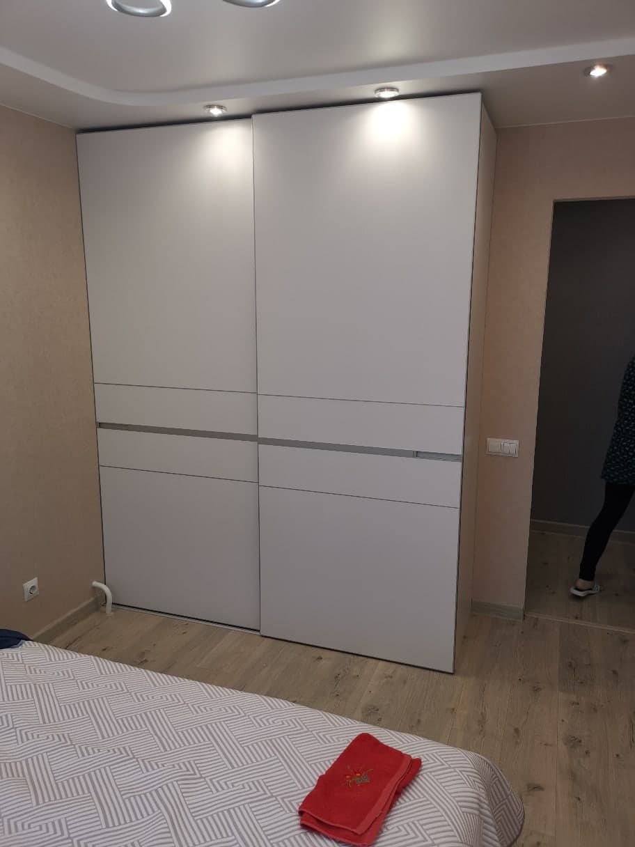 Вот такой шкаф-купе нашей работы.